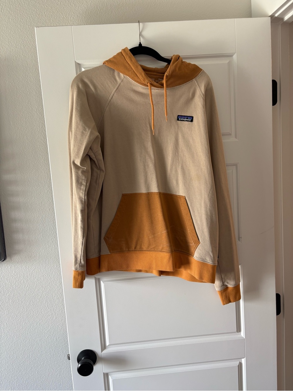 Patagonia Beige & Mustard Two-Tone Hooded Pullover